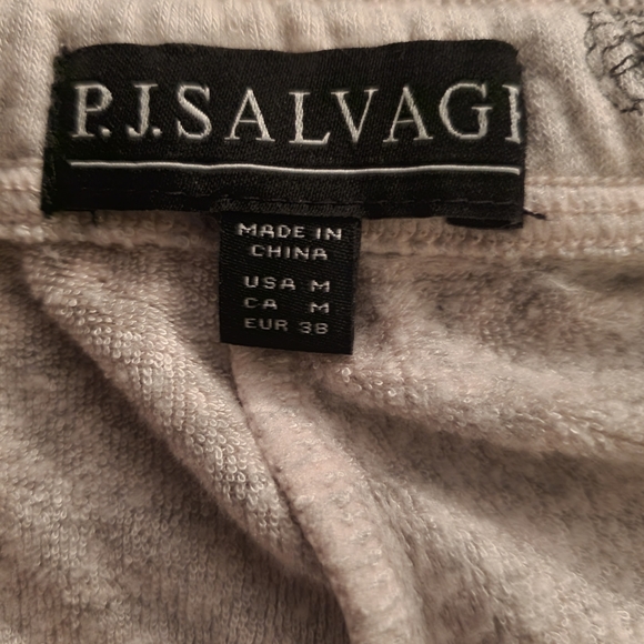 PJ Salvage lily rose print Heathered light pink with black roses M NWT - Picture 5 of 6